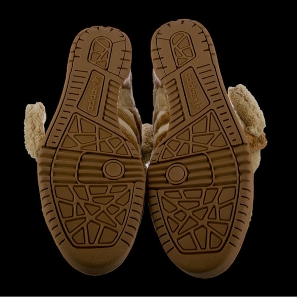 Jeremy Scott x Adidas - Picture 4 of 4